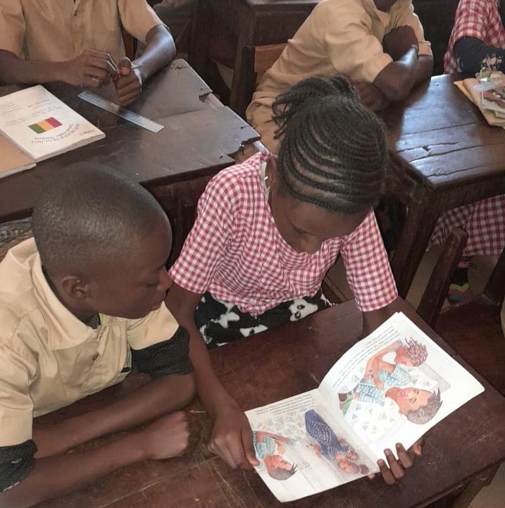 Le livre de Modou est dans les écoles de Labé